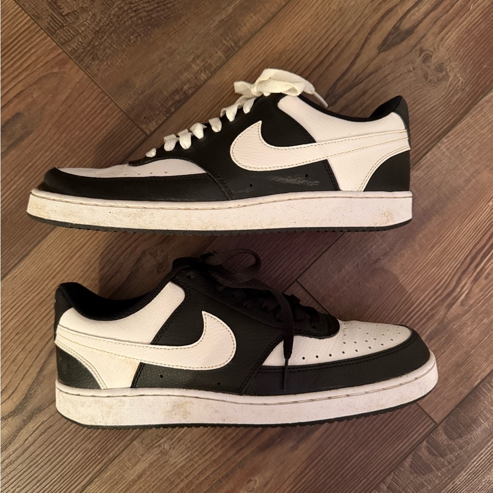 Nike Men's Classic Black and White Sneakers